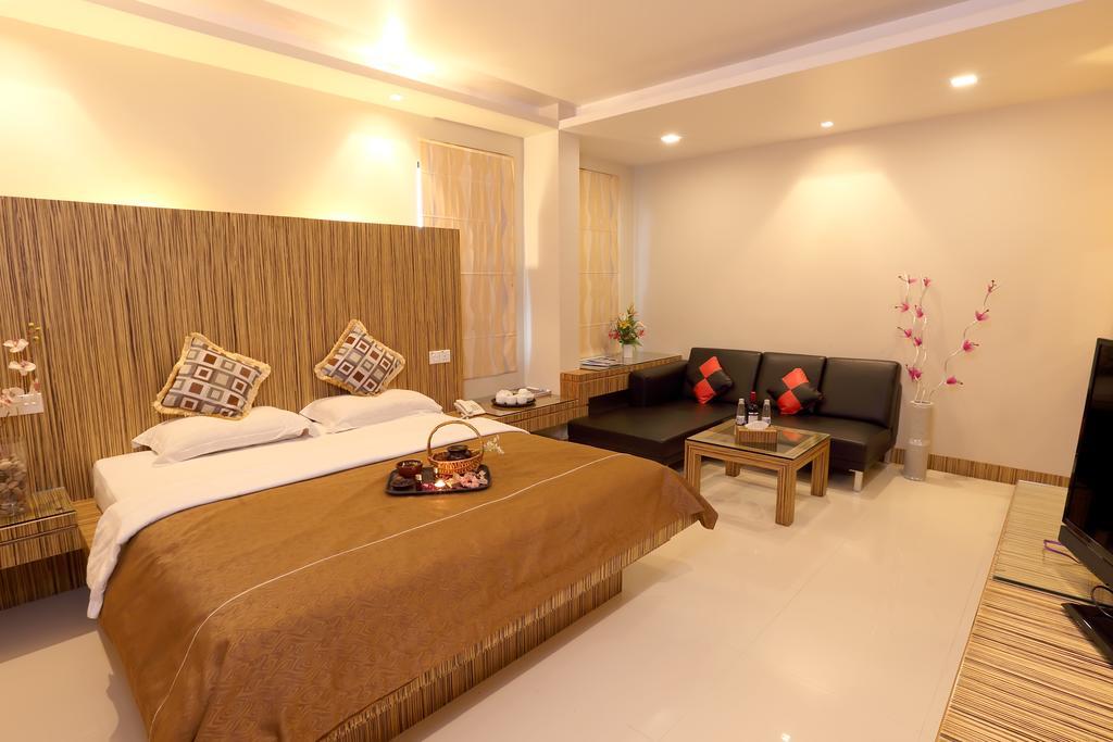 Hotel Maximillian Tanjung Balai Karimun Exterior foto