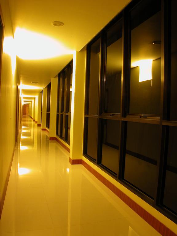 Hotel Maximillian Tanjung Balai Karimun Exterior foto