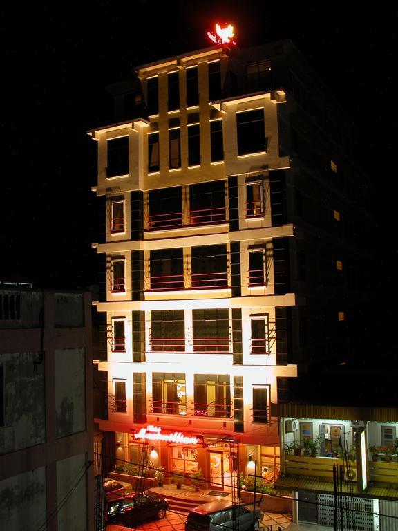 Hotel Maximillian Tanjung Balai Karimun Exterior foto