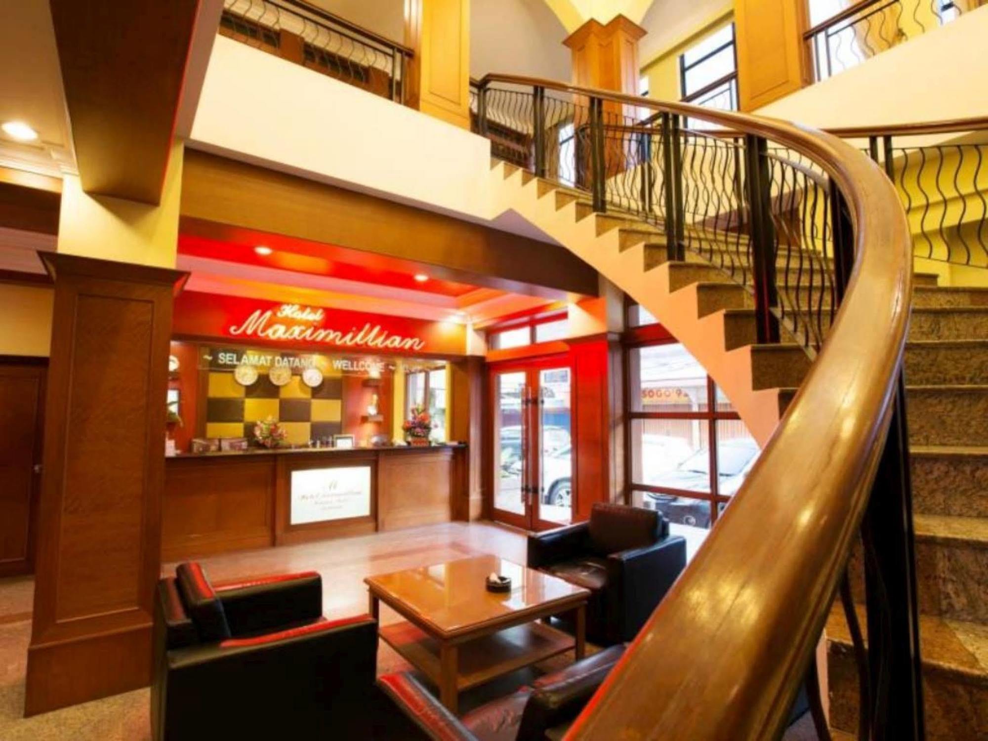 Hotel Maximillian Tanjung Balai Karimun Exterior foto